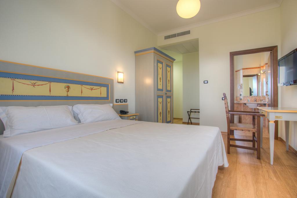 Il Duca Del Montefeltro Hotel