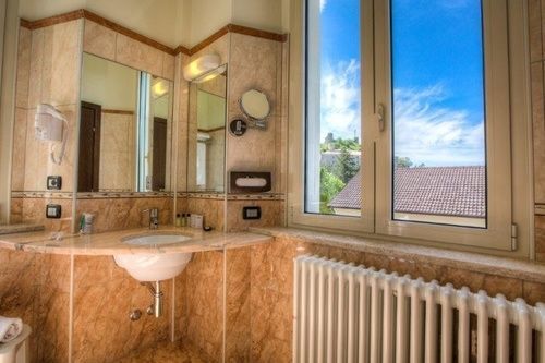 Il Duca Del Montefeltro Hotel 4*